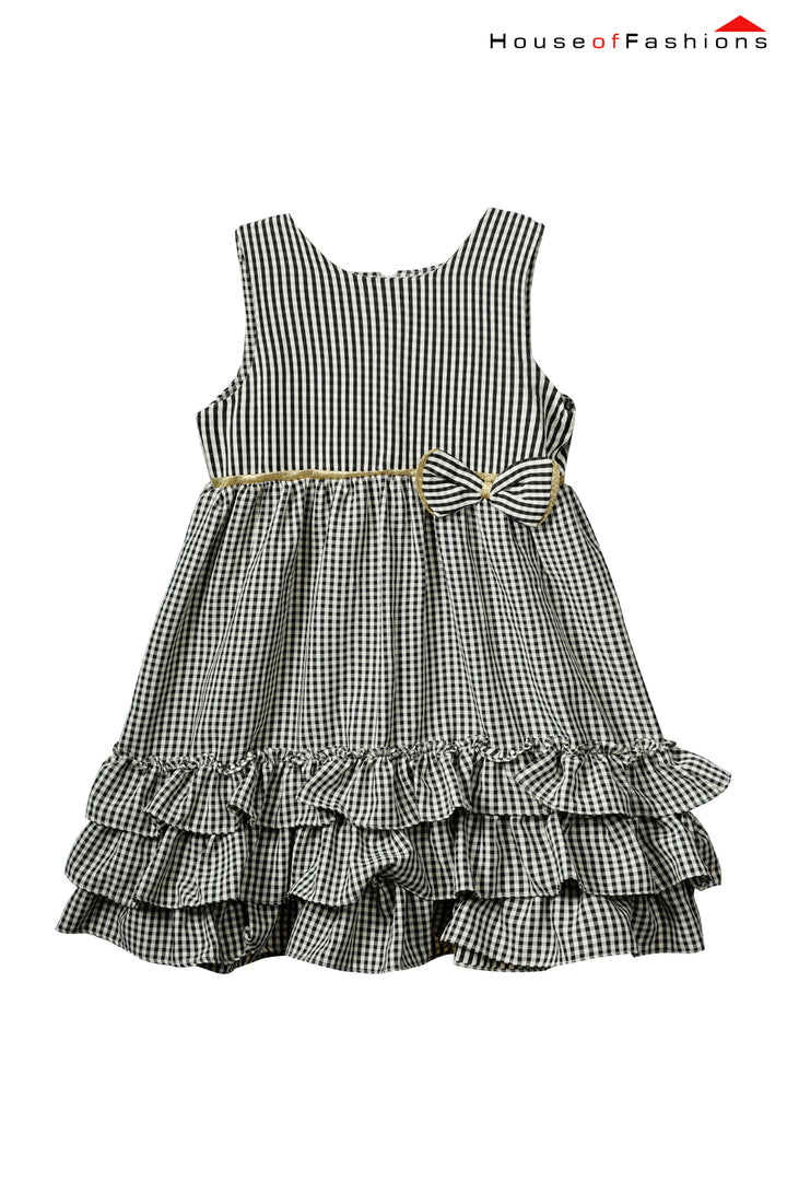 Monochrome Charm – Tiered Gingham Party Dress
